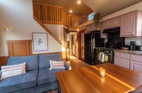 La Hacienda Estates House | Silly Goose Sleeps 6 10 Mins From Lake Travis