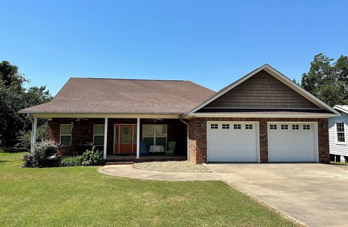 Russellville House | Simple Shaker Home - Only 1.5 miles from I-40 and Scenic Hwy 7