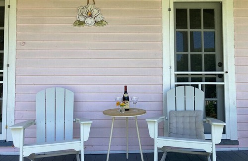 Natchez House | Sit and relax a while