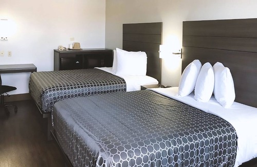 Arena District Hotel | Sky Palace Inn By Jasper Near AT & T Center - Standard 2 Queen Bed Non Smoking