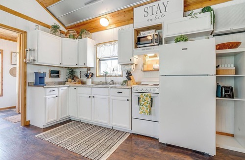 Paluxy House | Skyview Ranch King Cabin
