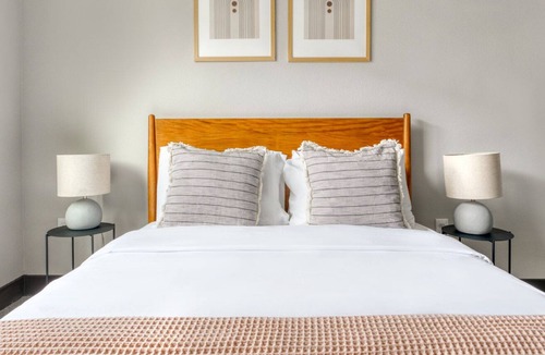 Chestnut Apartment | Sleek East Austin 1BR w/ Pool, Gym & W/D, nr restaurants, by Blueground