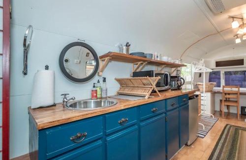 Chestnut House | Sleek Retro Airstream Rental for Glamping for Two near Downtown Austin