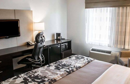 Caddo Heights-South Highlands Hotel | Sleep Inn & Suites Shreveport near Medical Center