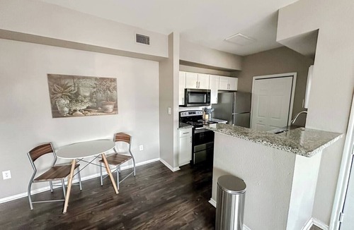 South Side Apartment | Sleepover | Beautiful 1BD/1BA+ Gym- Corpus Christi