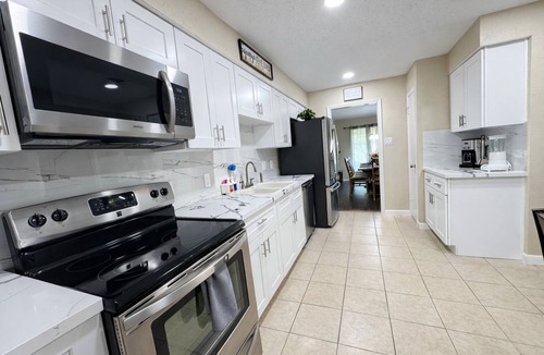 Northeast Houston House | Sleeps 8 w Parking Fern Valley Retreat