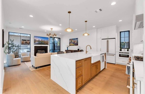 Blackshear-Prospect Hill House | Sleeps19, Pool, Game Room, Luxe 5BR Retreat