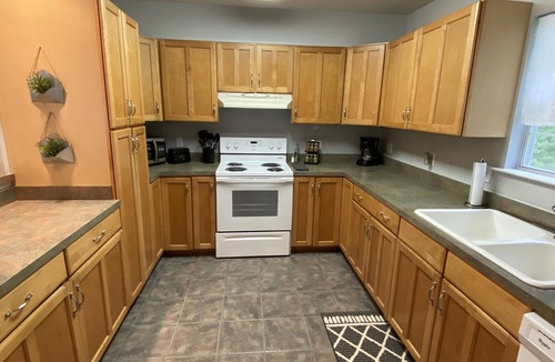 Covington House | Sleepy Lagoon Cottage - On 30 lush acres & just minutes from Downtown Covington!