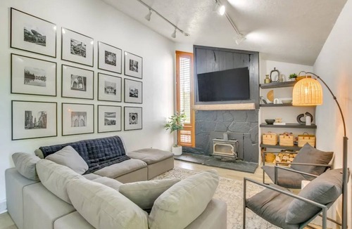 Smithfield House | Smithfield Gathering Place: Room for Everyone!