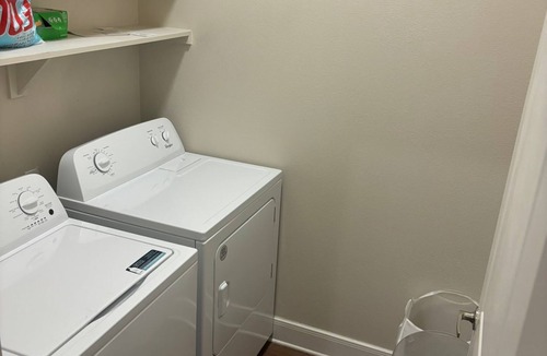 Energy Corridor Apartment | Sophisticated Stay 2-bedroom apartment with AC, fitness room in awesome Houston