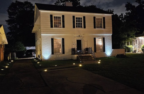 Caddo Heights-South Highlands Apartment | South Highland's Modern Old School 98 year old home updated with all charm left!
