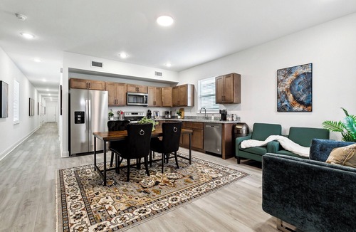 Saint Claude Apartment | Spacious 15-bedroom listing in New Orleans