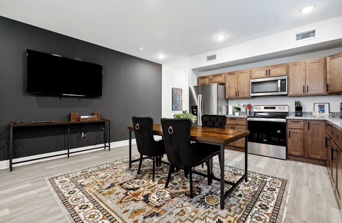 Saint Claude Apartment | Spacious 15-bedroom listing in New Orleans