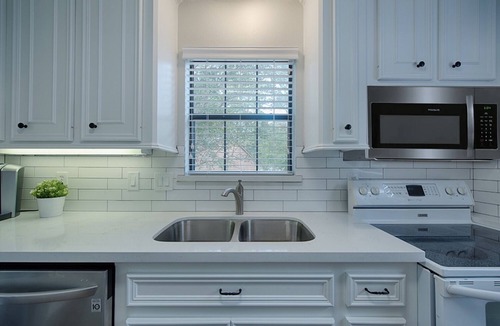 Panther Creek Apartment | Spacious 1BR Apt Retreat in The Woodlands: Private, Peaceful, Great Location