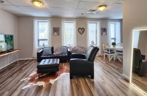 Indian Orchard House | Spacious 1BR Hideaway | Relax & Unwind