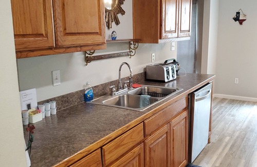 Wakefield House | Spacious 3 Bedroom Home 1 Acre Unlimited Fast wifi