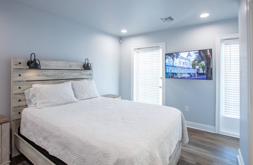 Metairie Condo | Spacious 3 bedroom Condo 15 Minutes to Downtown