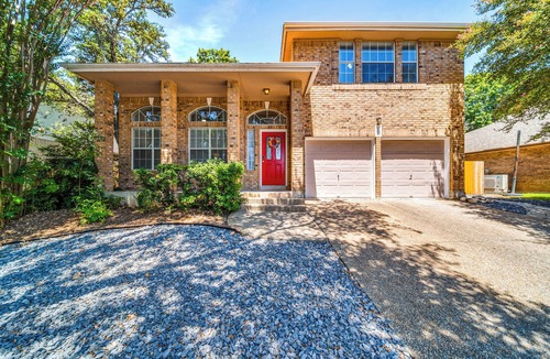 Stone Oak House | Spacious 3-Bedroom REMODELED Family Home #Stone Oak Shops #Hospitals #Golf #JBSA