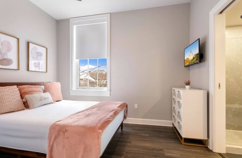 New Orleans Hotel | Spacious 3BR Suite in the Heart of New Orleans