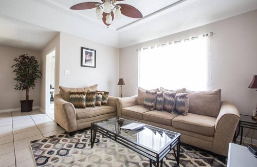 Fillmore House | SPACIOUS 4 BED/3 BATH HOME NEAR CITY PARK !!!!