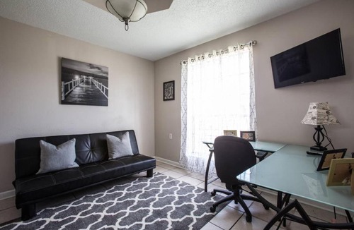 Fillmore House | SPACIOUS 4 BED/3 BATH HOME NEAR CITY PARK !!!!