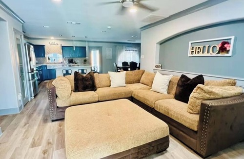 Balch Springs House | Spacious 4-bedroom house with Hot Tub in beautiful Balch Springs with AC, WiFi