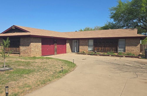 Wichita Falls House | Spacious 4-bedroom house in charming Wichita Falls near airbase with WiFi, AC