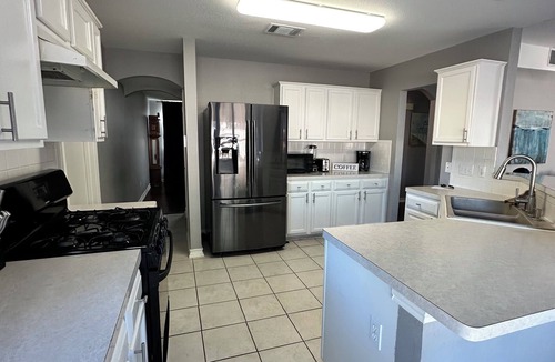 Springbrook House | Spacious 4-bedroom house in charming Round Rock with WiFi, AC