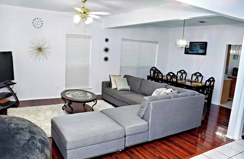 Southeast Arlington House | Spacious 4-bedroom house with AC, Wi-Fi superb in the Heart of Arlington, TX!