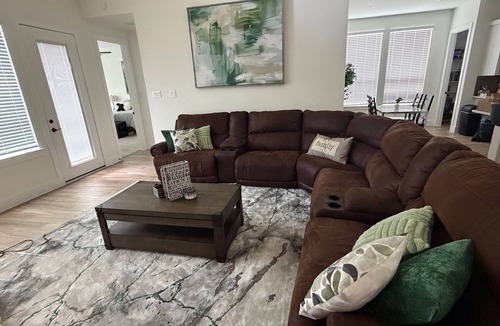 Clodine House | Spacious 4-bedroom house in wonderful Fulshear with AC and gym