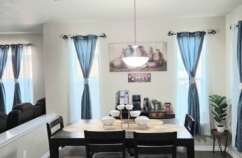 San Patricio County House | Spacious 4-bedroom house in wonderful Portland with AC