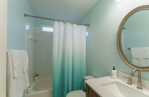 Govalle House | Spacious 4-bedroom house in peaceful Austin, 10 min from airport