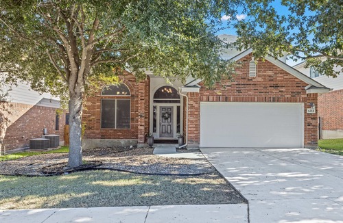 San Antonio House | Spacious 4-bedroom house in charming San Antonio with AC, WiFi