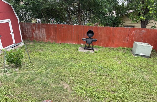 Heritage House | Spacious 4 bedroom house in awesome San Antonio with AC GAMEROOM POOL TABLE
