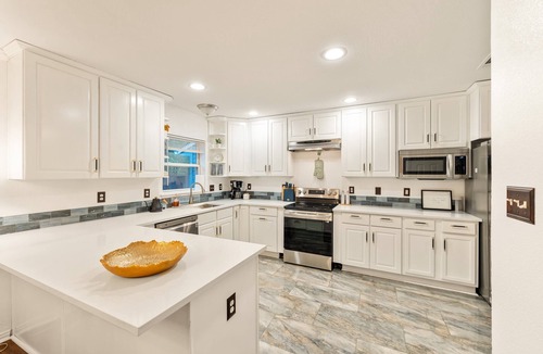 Dallas House | Spacious 4BR Home - King Suite - Family Friendly - Near Dallas Attractions