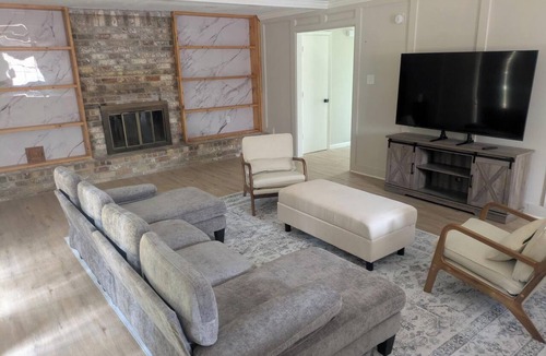 Klein House | Spacious 4BR Home · Near IAH · Self Check-In