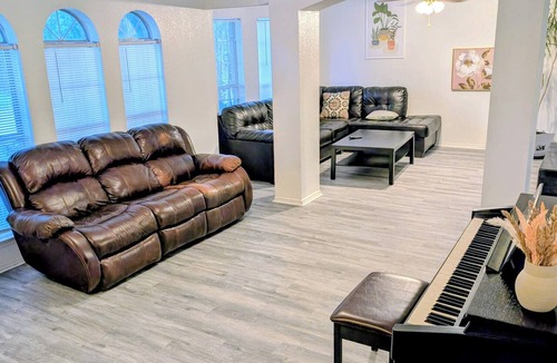 Corinth House | Spacious 4BR Home w/Private Pool, Workspace & Sleeps 14