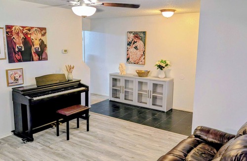 Corinth House | Spacious 4BR Home w/Private Pool, Workspace & Sleeps 14