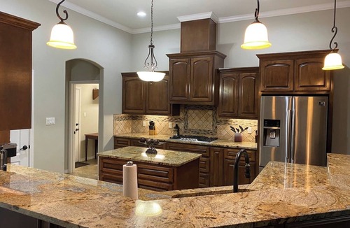 South Side House | Spacious 4BR Retreat | Sleeps 8 2 Kings + 2 Queens