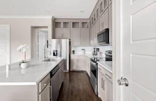 West Dallas House | Spacious 5 Bedroom Dallas Home for Families