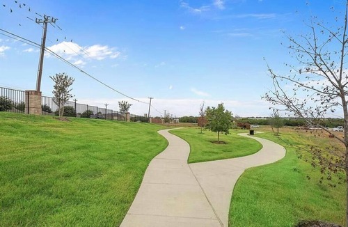 South Arlington House | Spacious 5-bedroom house in peaceful Mansfield with AC