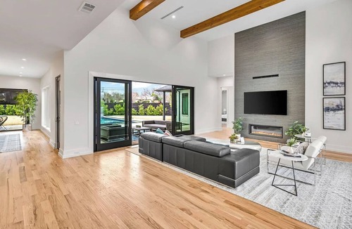 North Dallas House | Spacious 5-bedroom house with pool in Dallas