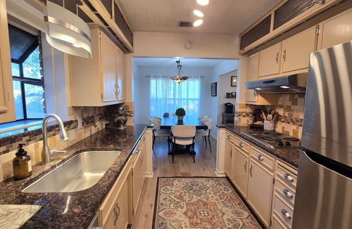 North San Antonio - SAT House | Spacious 5 Bedroom Home with Private Pool & Patio, Close to City Attractions