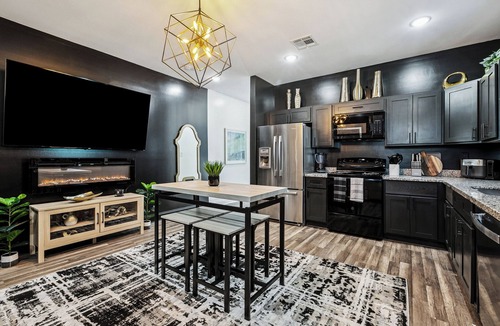 Saint Claude Apartment | Spacious 5BR NOLA Loft, Perfect for Groups, King Bed