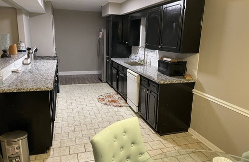 Orange House | Spacious 6-bedroom Home Perfect for Large Groups!