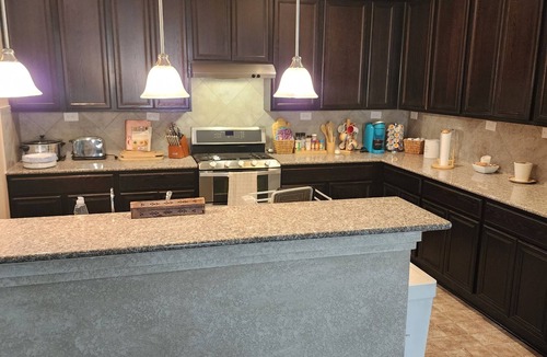 Converse House | Spacious 6-bedroom house in charming Converse with WiFi, AC