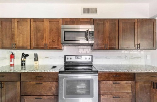 Garland House | Spacious, and centrally Located, 25 minutes from the Center of Downtown Dallas