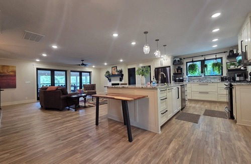 Lowell House | Spacious Beaver Lake Retreat - 4BR Home with Game Rooms - Sleeps 14