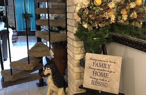 North Central Thousand Oaks House | Spacious, clean, comfortable home that's relaxing with a warm feeling.