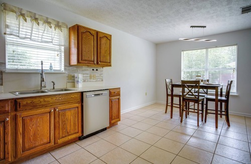 DeRidder House | Spacious, Convenient! DeRidder Home w/Fenced Yard